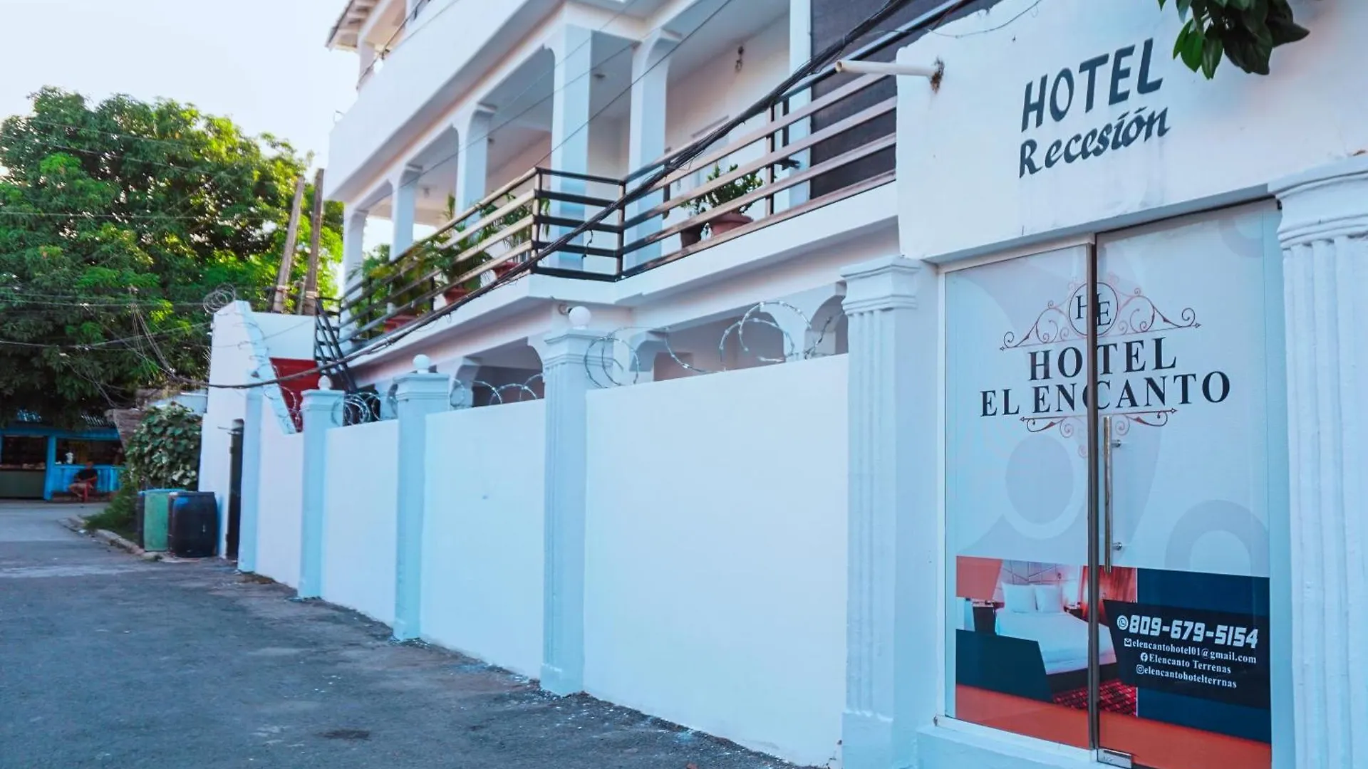 Hotel El Encanto Las Terrenas 2*,